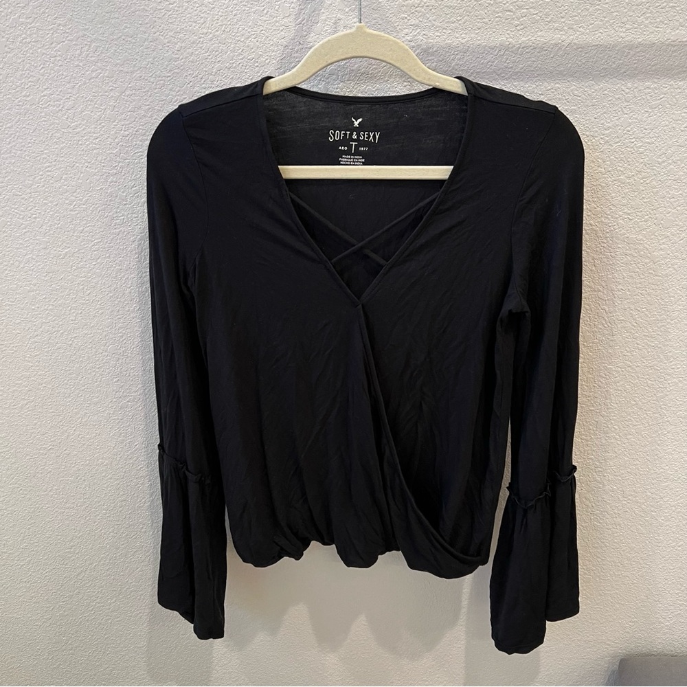 💗AMERICAN EAGLE Black Bell Sleeve Top